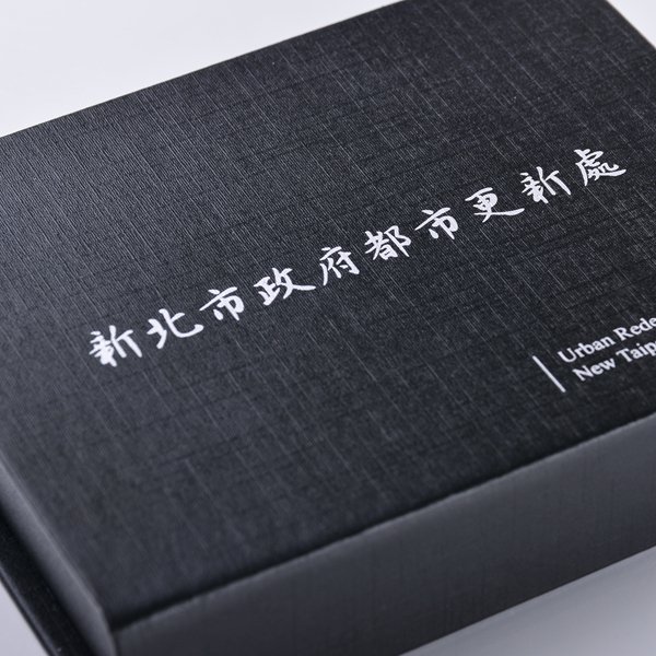 磁吸式紙盒-掀蓋禮物盒-內層附緩衝泡棉-客製化禮贈品包裝盒