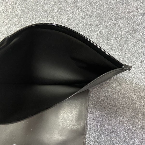 高品質黑色PVC化妝品服飾夾鏈袋-8