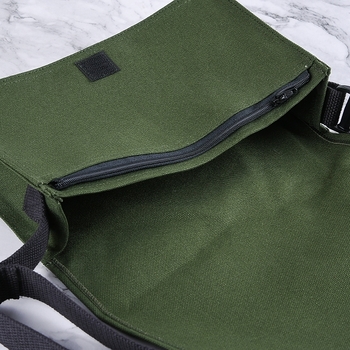 色帆布書包-小型斜揹書包/拉鍊夾層+染軍綠色-單面單色印刷(同56BT-0014)_4