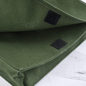 色帆布書包-小型斜揹書包/拉鍊夾層+染軍綠色-單面單色印刷(同56BT-0014)_5