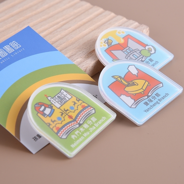 背卡壓克力胸章_2